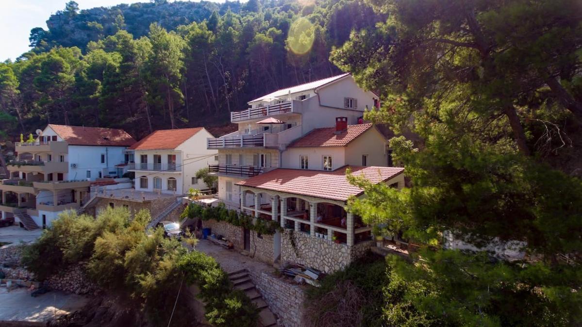 Villa Mateljan Zastražišće Exteriér fotografie