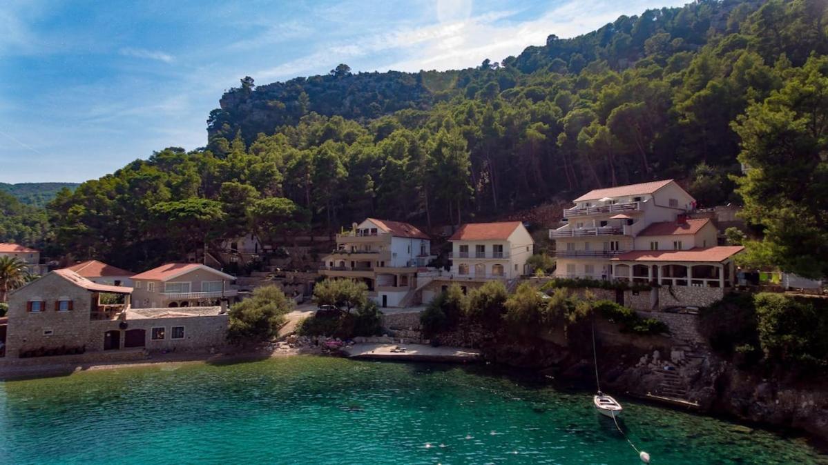 Villa Mateljan Zastražišće Exteriér fotografie