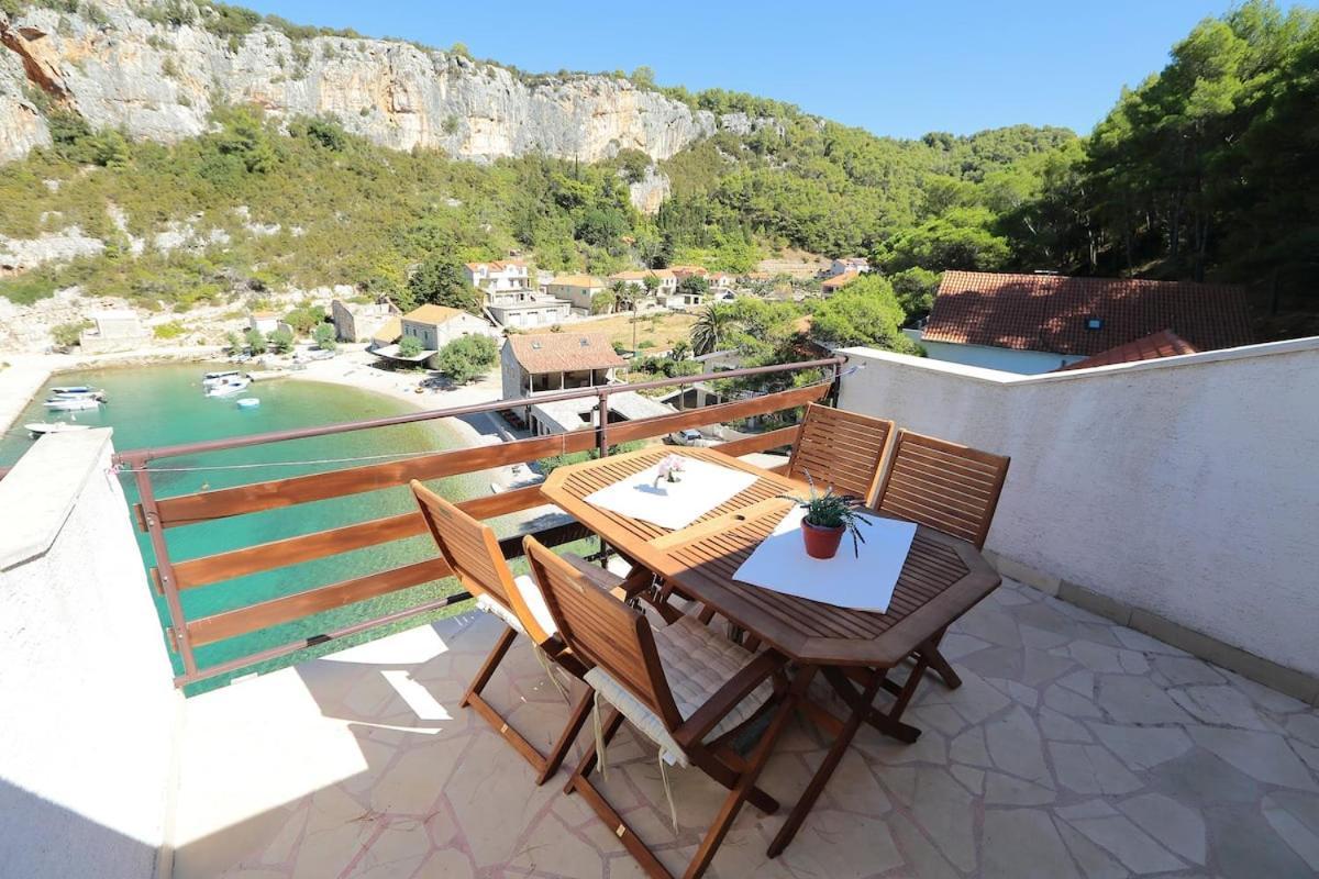 Villa Mateljan Zastražišće Exteriér fotografie