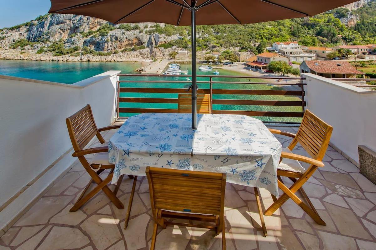 Villa Mateljan Zastražišće Exteriér fotografie