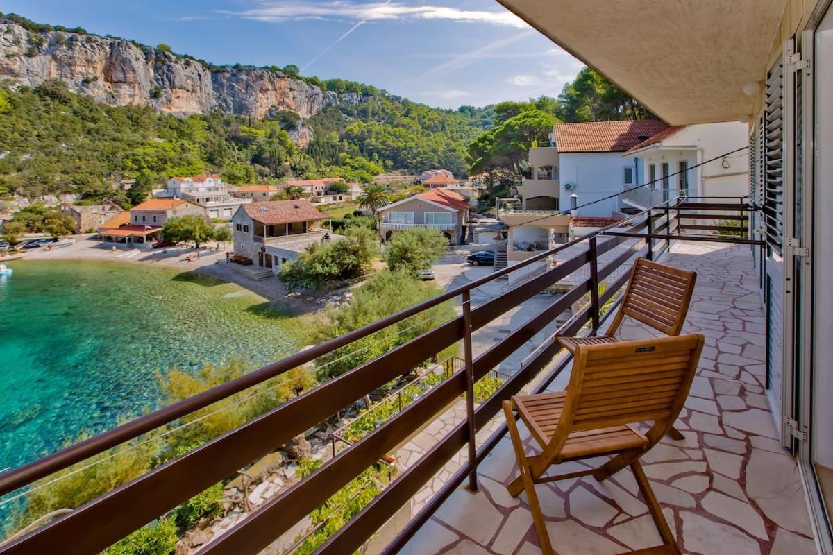 Villa Mateljan Zastražišće Exteriér fotografie