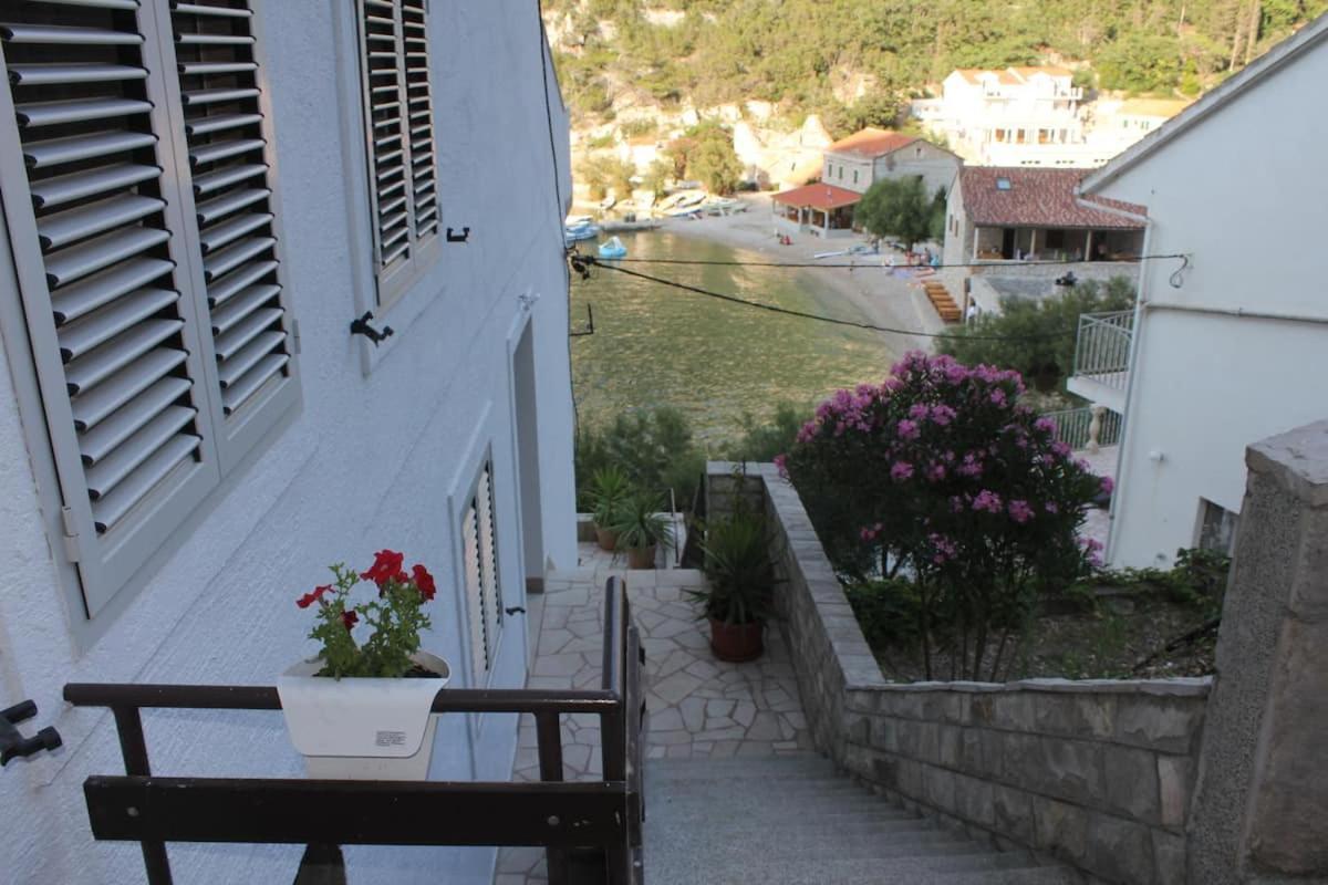 Villa Mateljan Zastražišće Exteriér fotografie