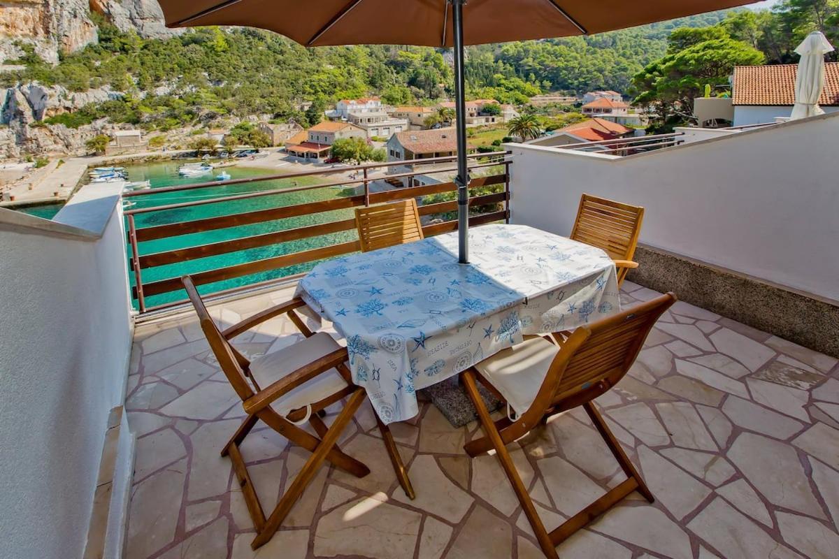 Villa Mateljan Zastražišće Exteriér fotografie