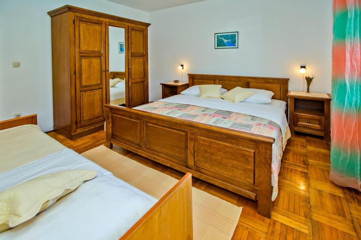 Villa Mateljan Zastražišće Exteriér fotografie