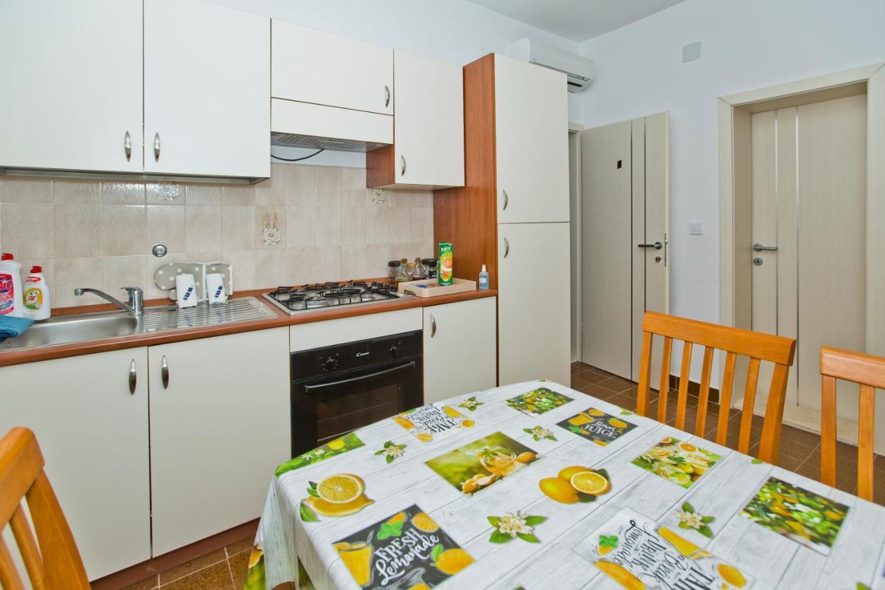Villa Mateljan Zastražišće Exteriér fotografie