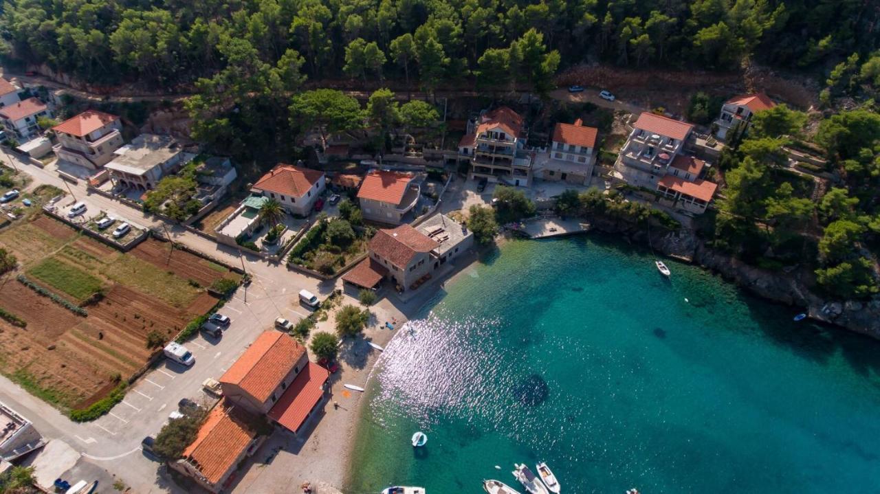 Villa Mateljan Zastražišće Exteriér fotografie